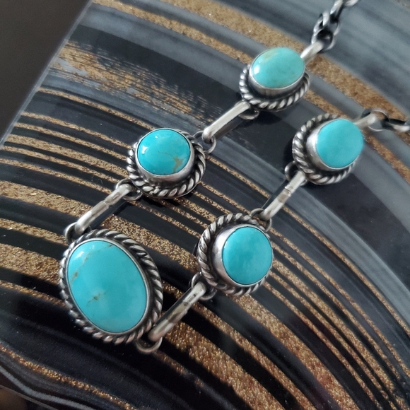 Turquoise Choker Necklace - Picture 4 of 11